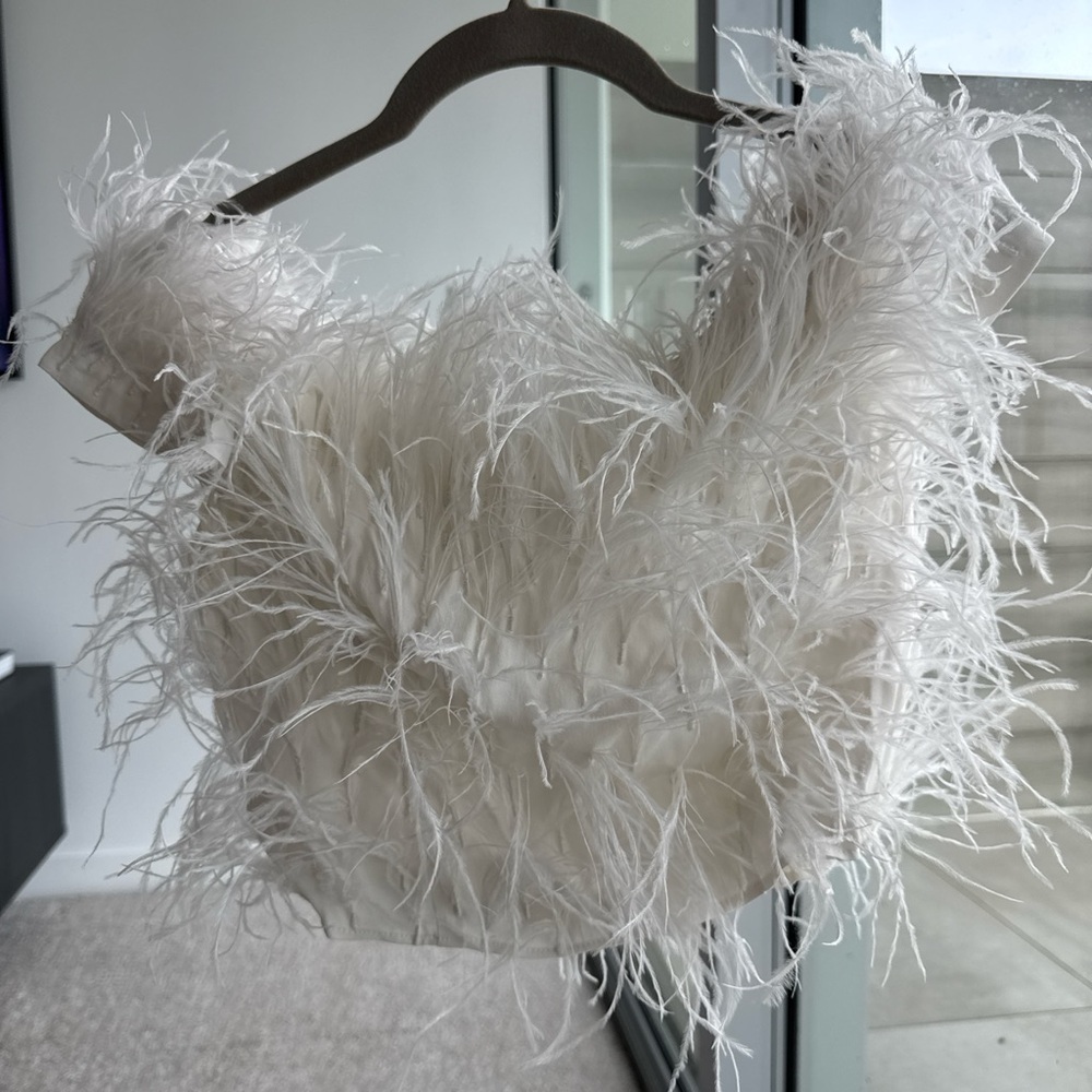Cult Gaia White Feathered off should crop top